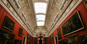 Как попасть в музеи Петербурга без очередей и суеты